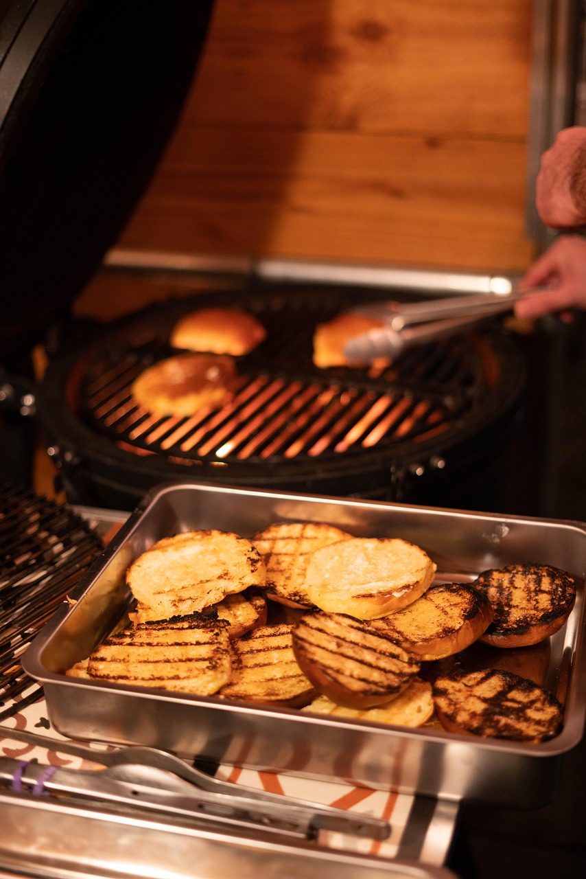 meat, barbecue, grill, bbq, food, steak, fire, burger, bun, bread, hamburger
